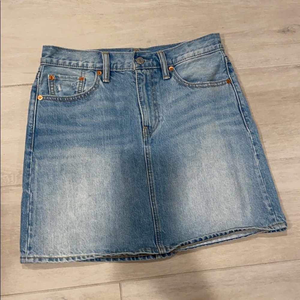 Levi’s High Rise Mini Skirt